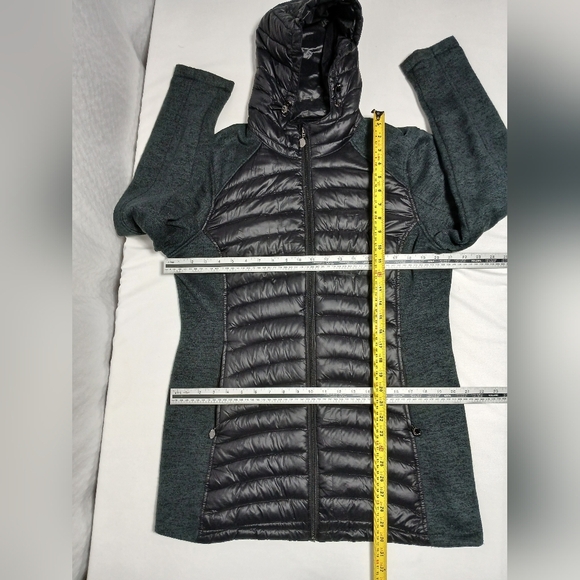 Calvin Klein Ladies Lightweight Packable Downfilled Performance Jacket. Size L - Picture 3 of 10